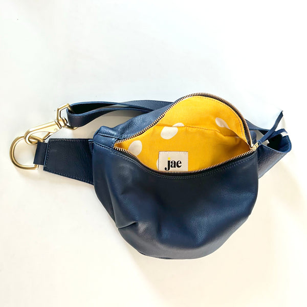 jae Leather Sling (Navy)